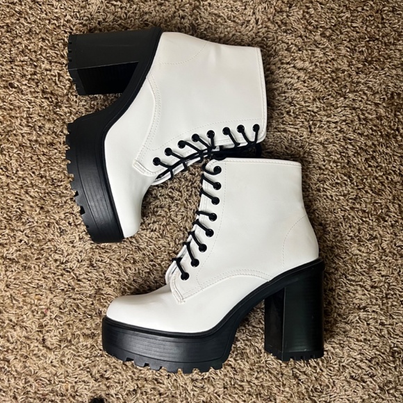 Ankle Zipper Heels Boots Size 10 - Picture 2 of 4